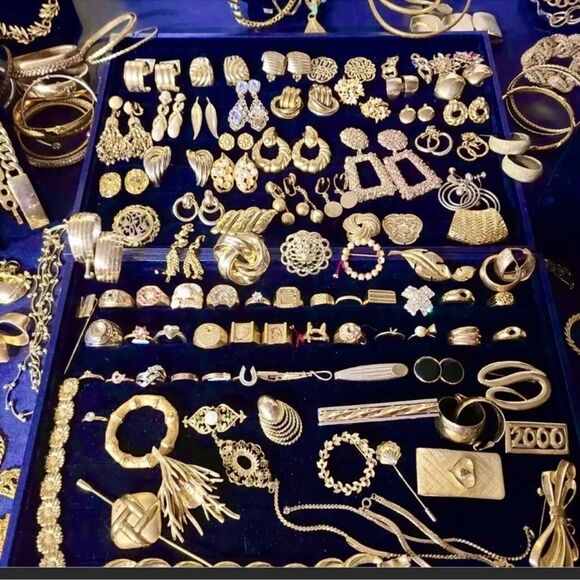 Vintage 2 Modern jewelry lot~ 2 LB Monet Trifari KJL Kendra Scott Plunder - Picture 5 of 14